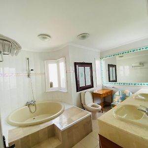 Queen Suite Pool View